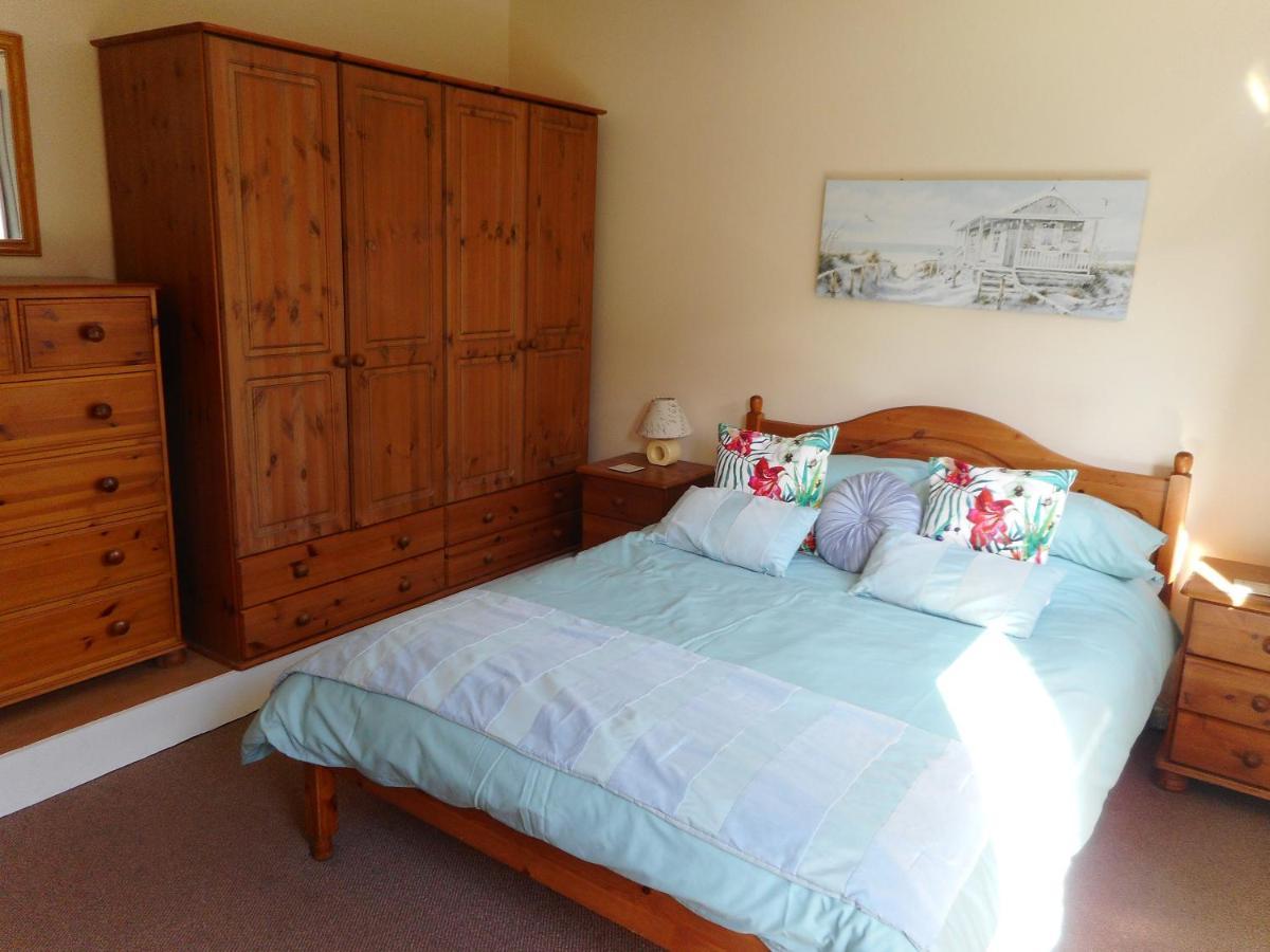 Oak Lodge Llanteg Exterior photo